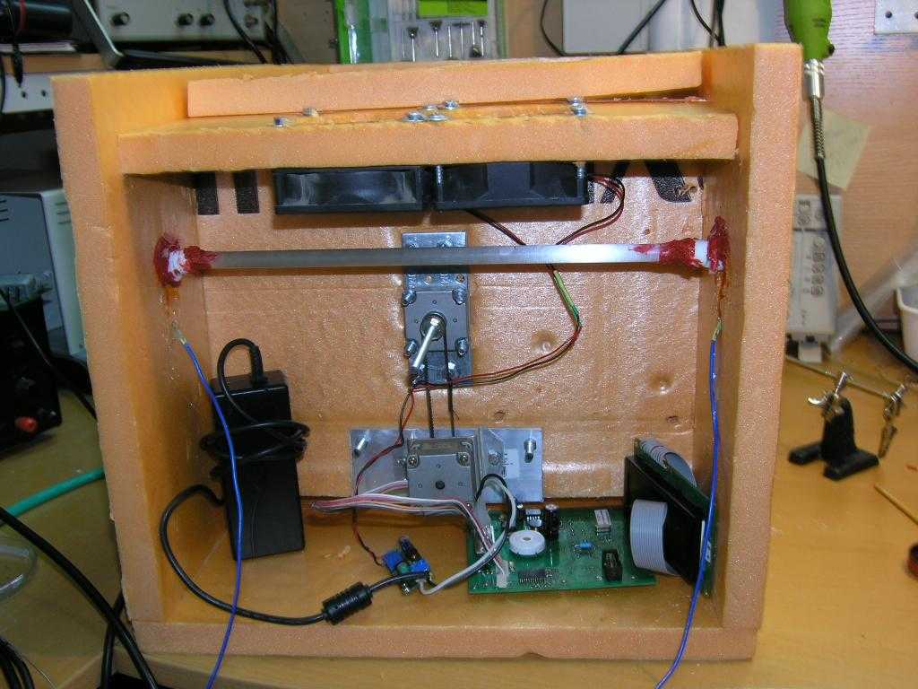 Самодельный автоматический. Самодельный автоматический инкубатор. Самодельный инкубатор с автоматическим переворотом яиц. Корпус инкубатора. Поворотный механизм для инкубатора.