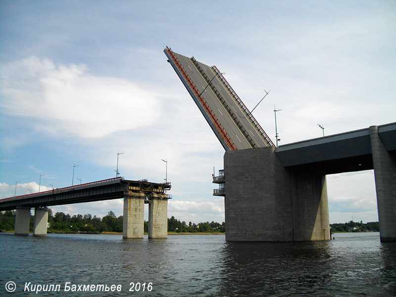 Разводка ладожского моста