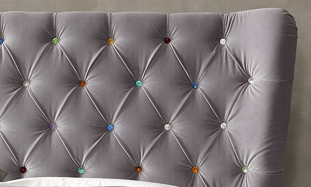 tufted-bedroom-with-swarovski-crystals-bolzan-selene.jpg