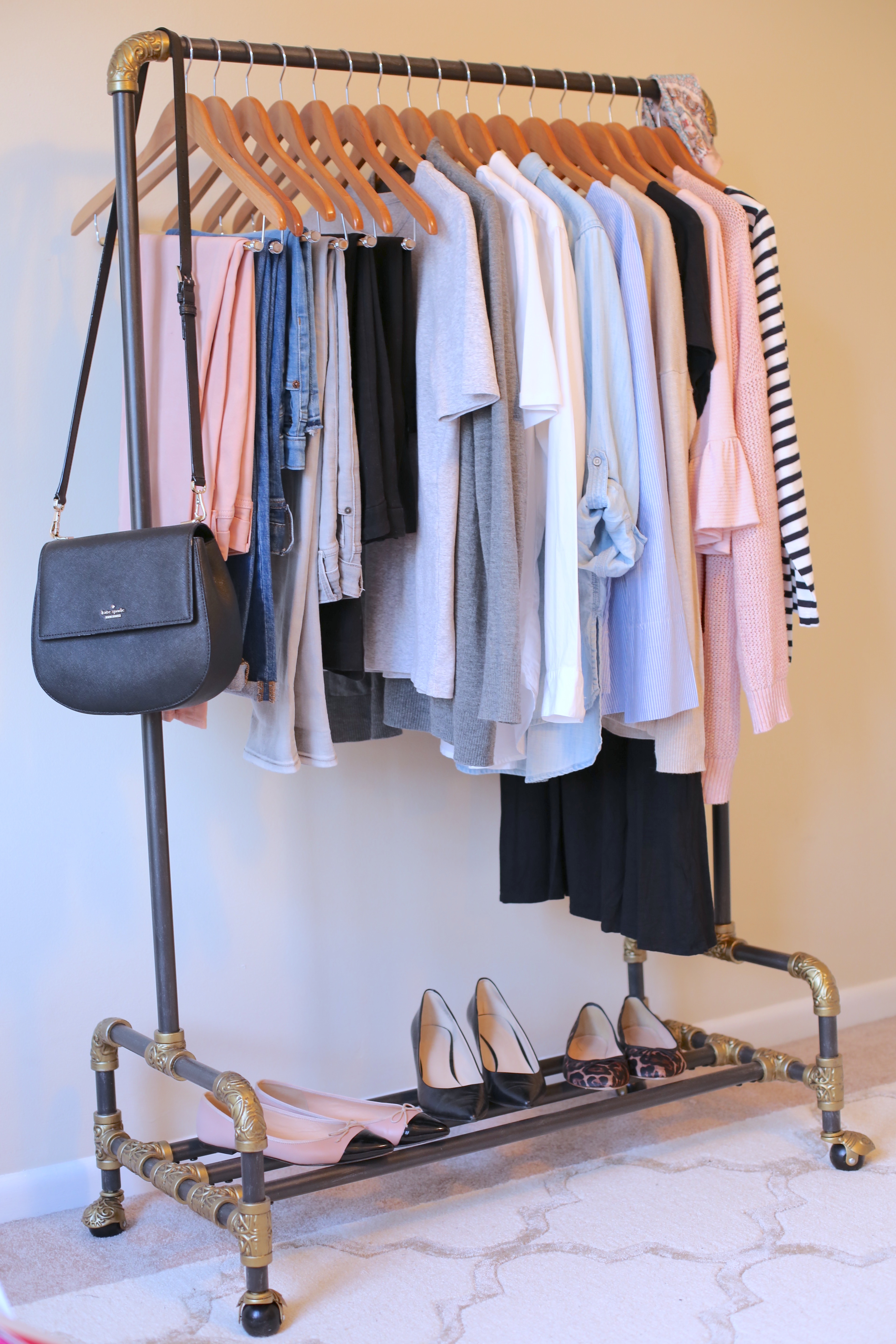 How-To-Start-a-Capsule-Wardrobe-popular-patterns