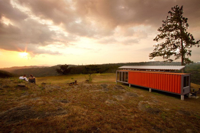 Прекрасный дом Containers of Hope в Коста-Рике