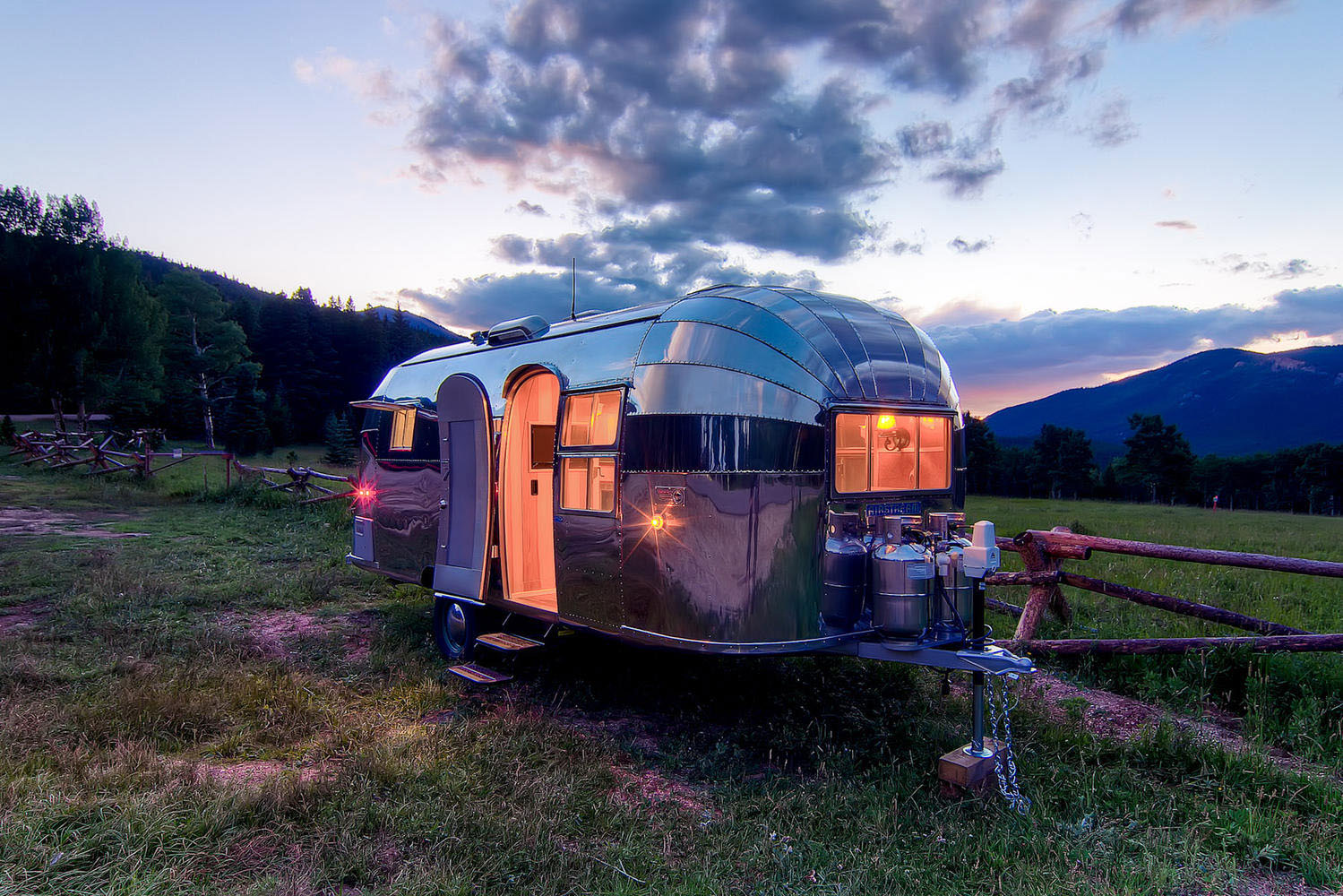 Американский кемпер Airstream